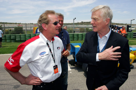 Max Mosley ved et kig til Formel 2 løbet i Valencia